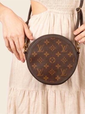 Stunning & Chic Vintage Boho Bags Louis Vuitton The Safari Bag New with tags
